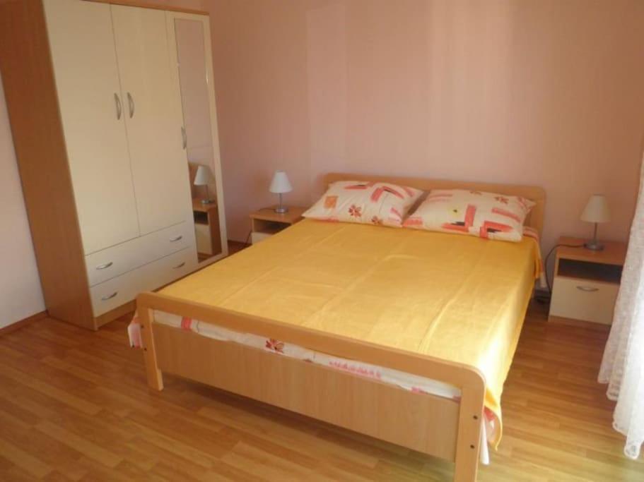 Apartments Dijana Vodice Bagian luar foto